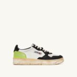 Autry άνδρες σούπερ vintage χαμηλό sneaker σε λευκό μαύρο και πράσινο δέρμα 04FXF31