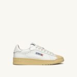 Autry γυναίκες Χαμηλά αθλητικά παπούτσια bob lutz σε λευκό δέρμα 04FXF271