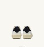Autry γυναίκες Dalas χαμηλά sneakers σε δερμάτινο λευκό και κενό 04FXF250 - Image 3